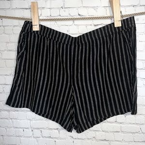 4X black and white dressy shorts by Sonoma. All elastic waistband. Side …